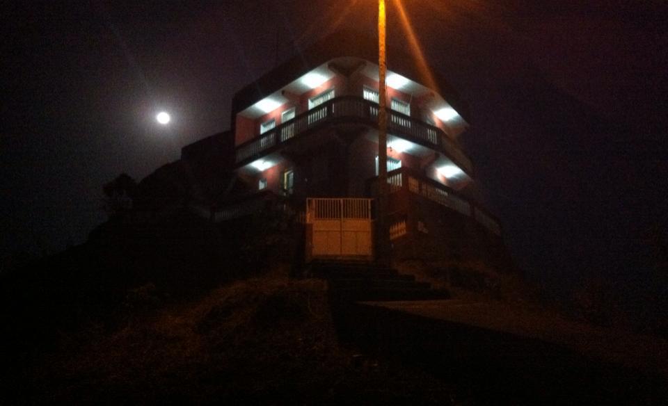 Gira Lua Hostal Igreja Exterior foto