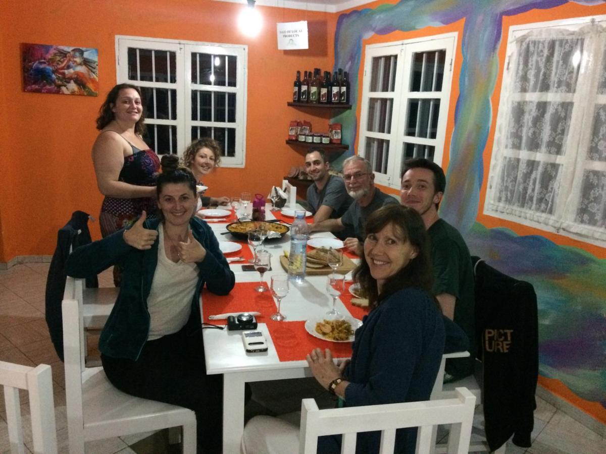 Gira Lua Hostal Igreja Exterior foto